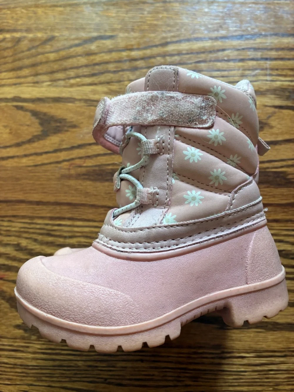 Pink daisy toddler size 5 snow boots